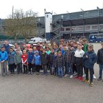Ulmer D-Juniorinnen und E-Junioren als Einlaufkinder beim SC Freiburg